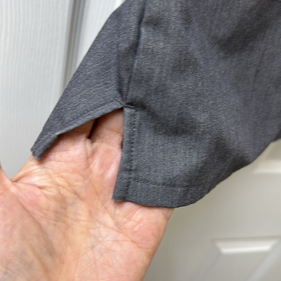 FIGS Catarina One-Pocket Scrub Top *Graphite - Picture 11 of 12